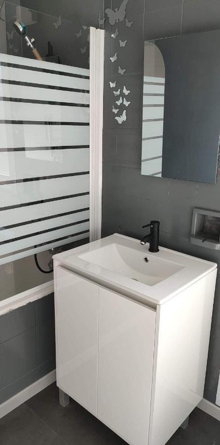 Appartement 2 Chambres Spacieuses Avec Terrasse Brouckerque Kültér fotó