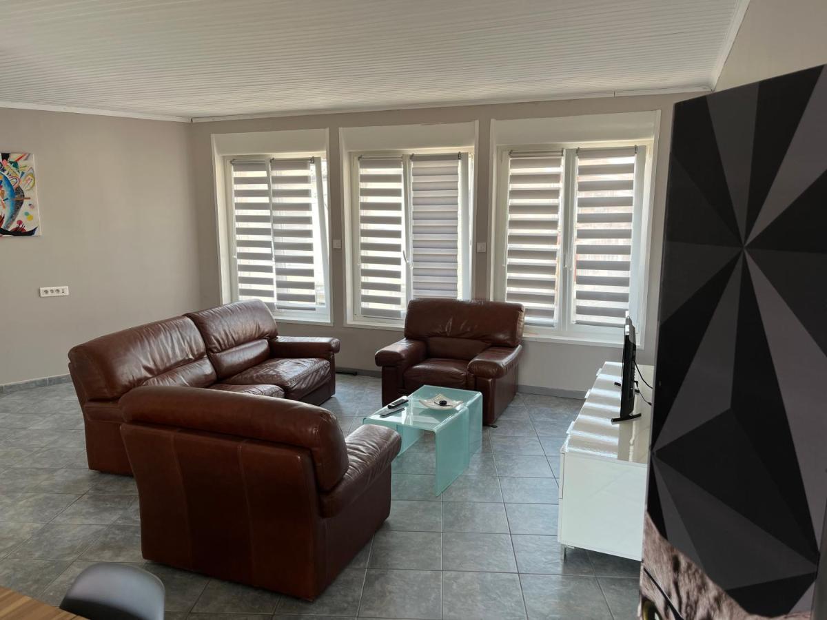 Appartement 2 Chambres Spacieuses Avec Terrasse Brouckerque Kültér fotó